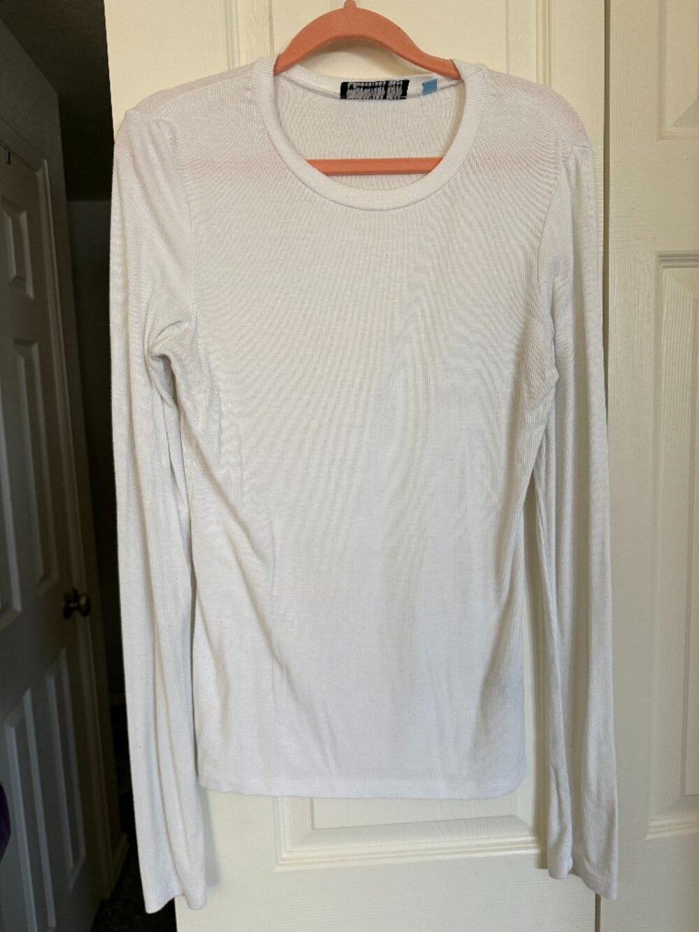 Fitted ribbed long sleeve tee